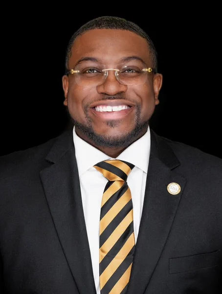 Alton Kirksey, Agent